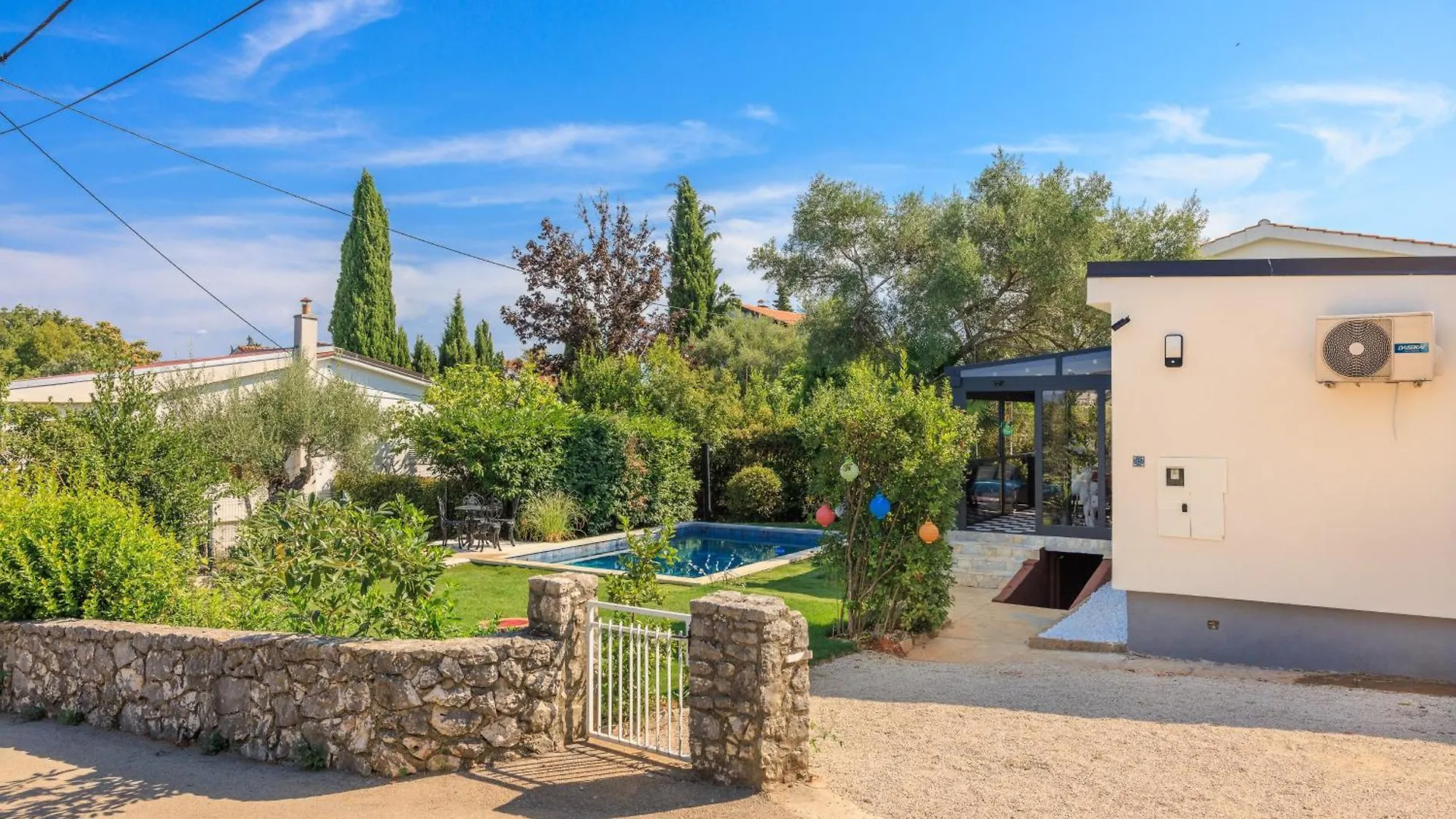 Jacaranda Cottage Malinska