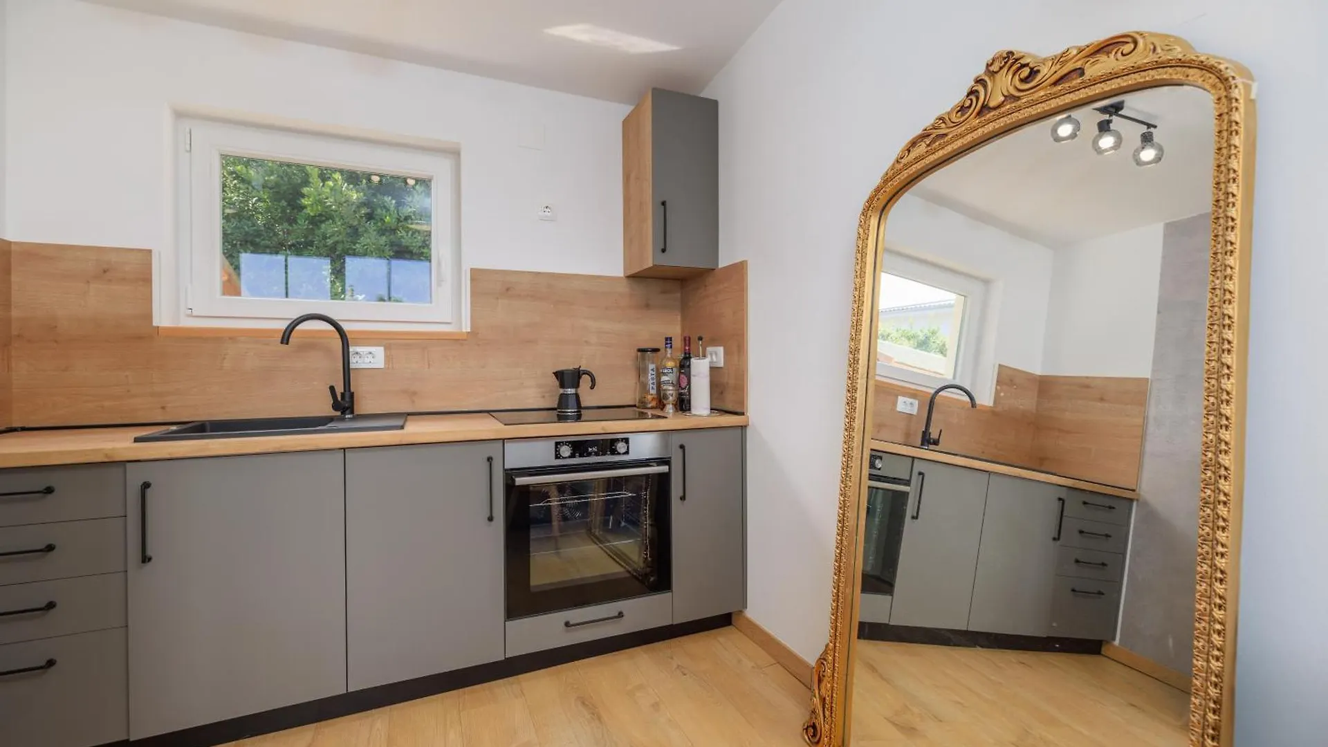 Jacaranda Cottage Malinska Holiday home